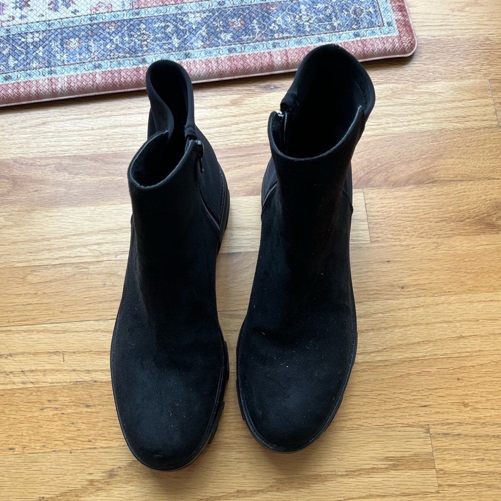 Unisa booties